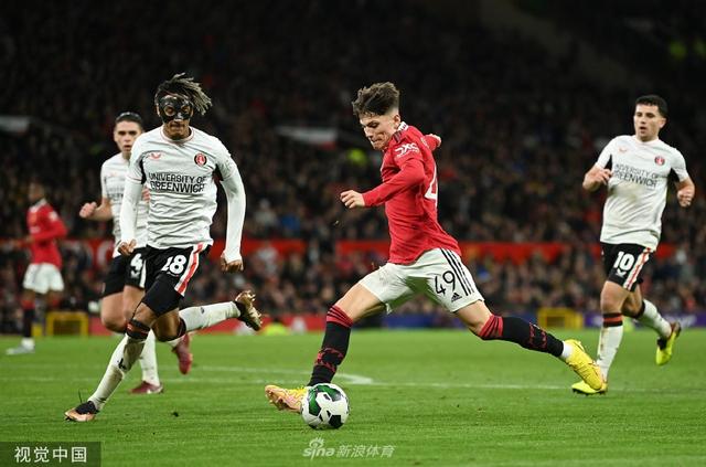 与团队紧紧 与团队紧紧